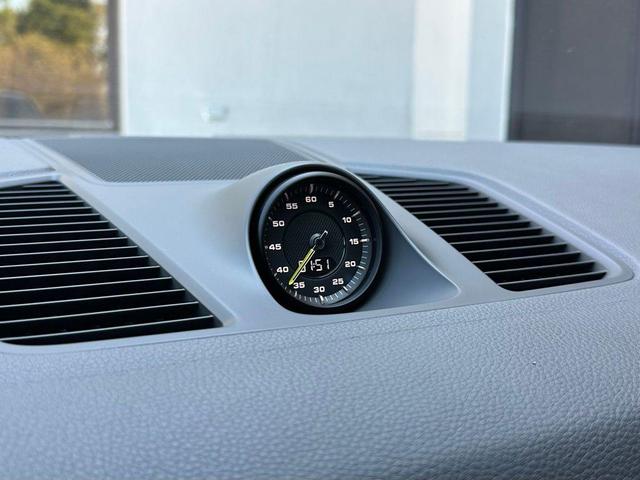 Photo of 2022 Jet Black Metallic Porsche Cayenne