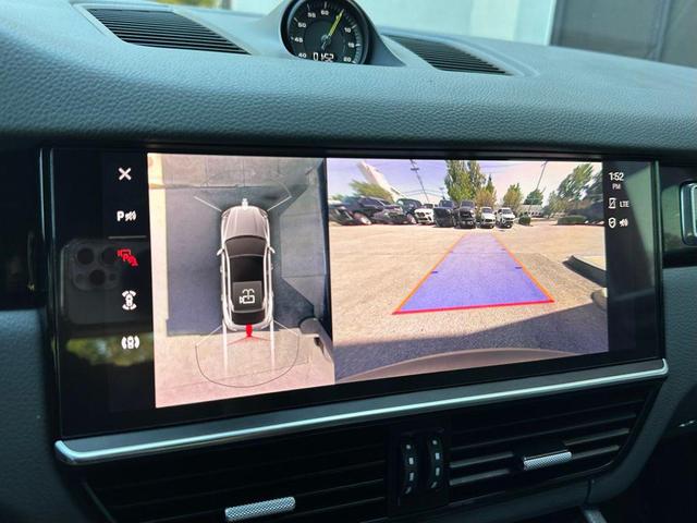 Photo of 2022 Jet Black Metallic Porsche Cayenne