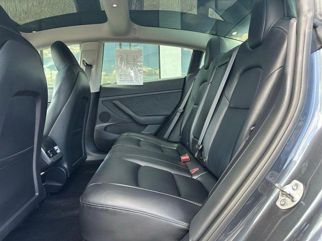 Photo of 2023 Gray Tesla Model 3