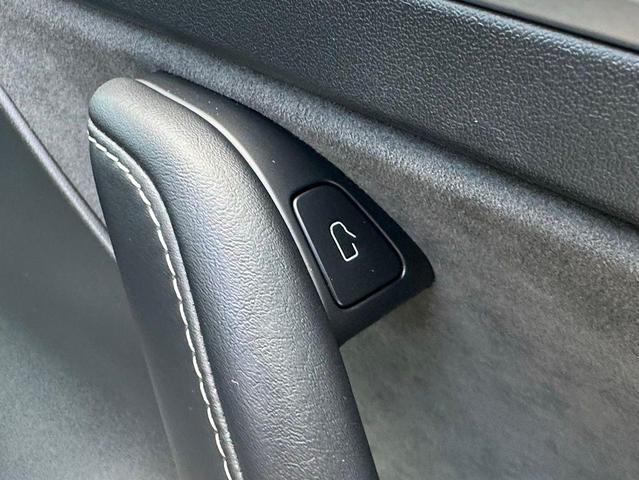 Photo of 2023 Gray Tesla Model 3