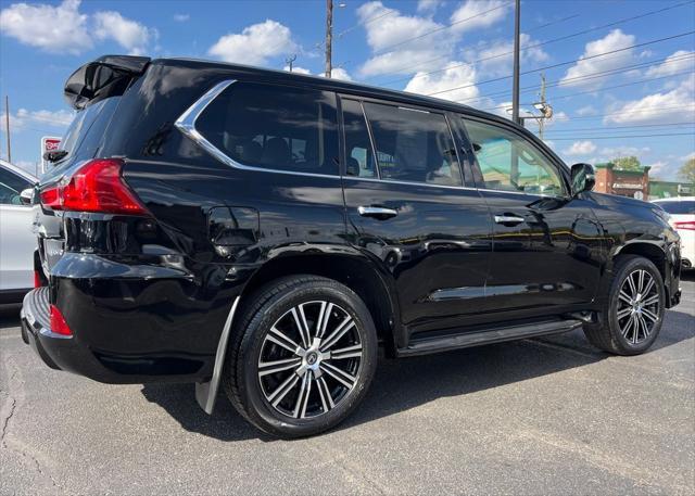 Photo of 2021 Black Onyx Lexus LX 570