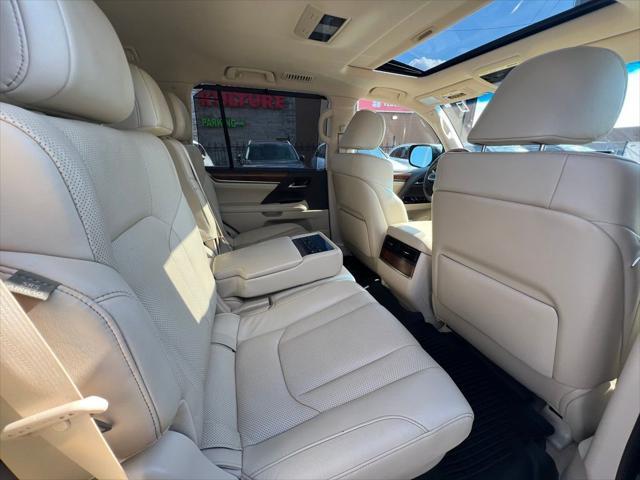 Photo of 2021 Black Onyx Lexus LX 570