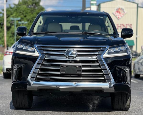 Photo of 2021 Black Onyx Lexus LX 570