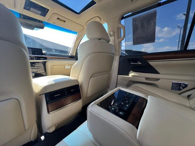 Photo of 2021 Black Onyx Lexus LX 570