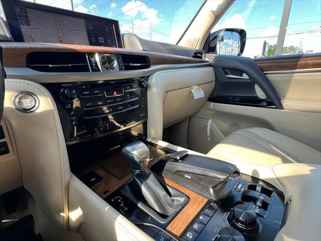 Photo of 2021 Black Onyx Lexus LX 570