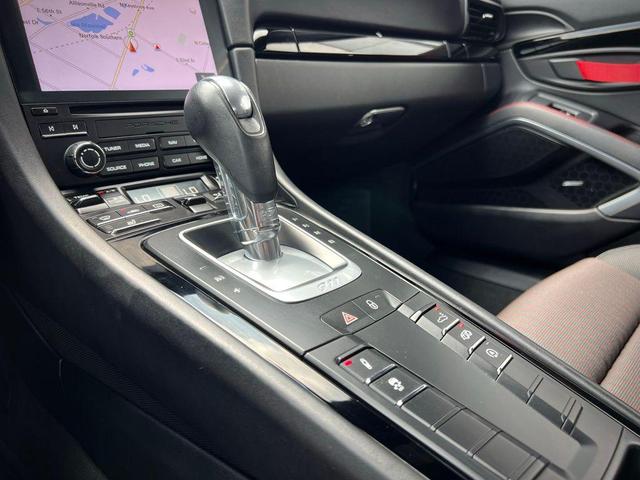 Photo of 2019 Jet Black Metallic Porsche 911