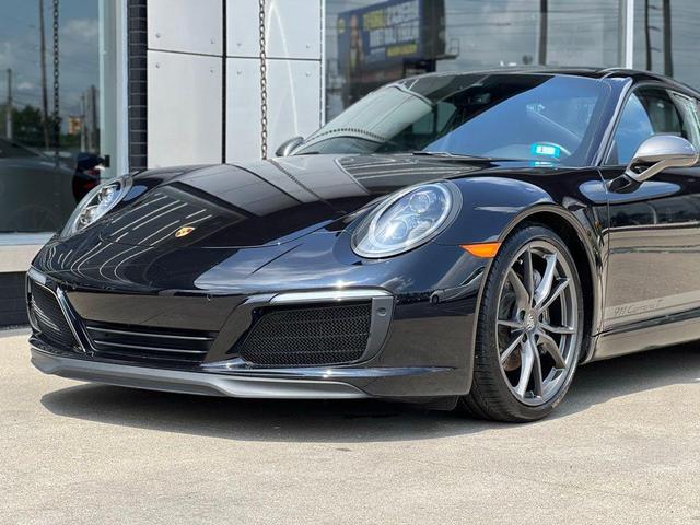 Photo of 2019 Jet Black Metallic Porsche 911