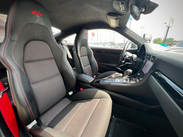 Photo of 2019 Jet Black Metallic Porsche 911