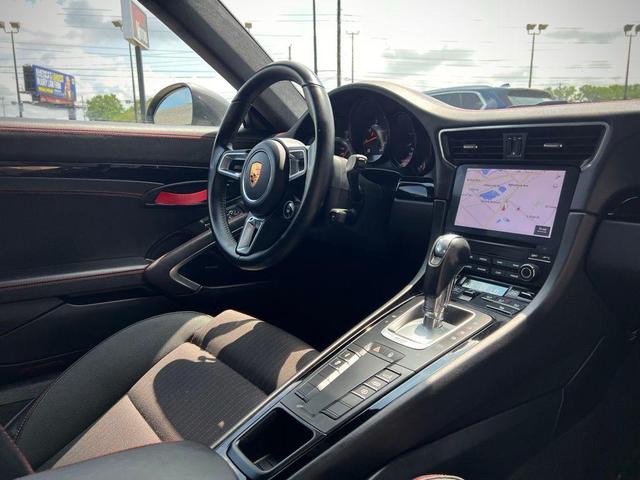 Photo of 2019 Jet Black Metallic Porsche 911