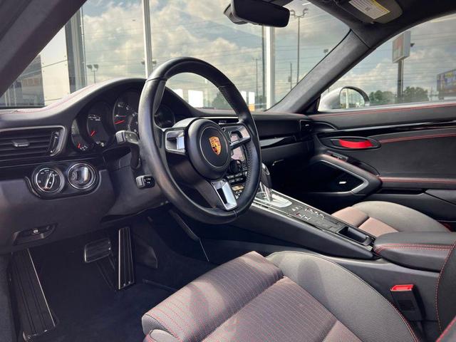 Photo of 2019 Jet Black Metallic Porsche 911