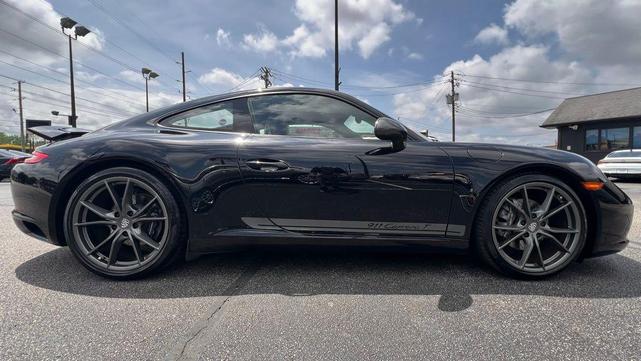 Photo of 2019 Jet Black Metallic Porsche 911