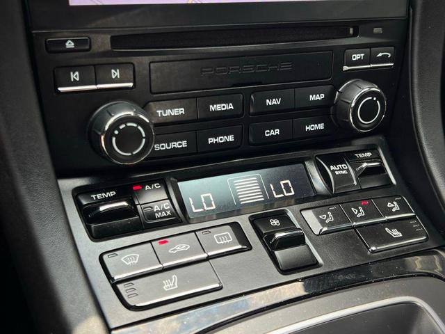 Photo of 2019 Jet Black Metallic Porsche 911