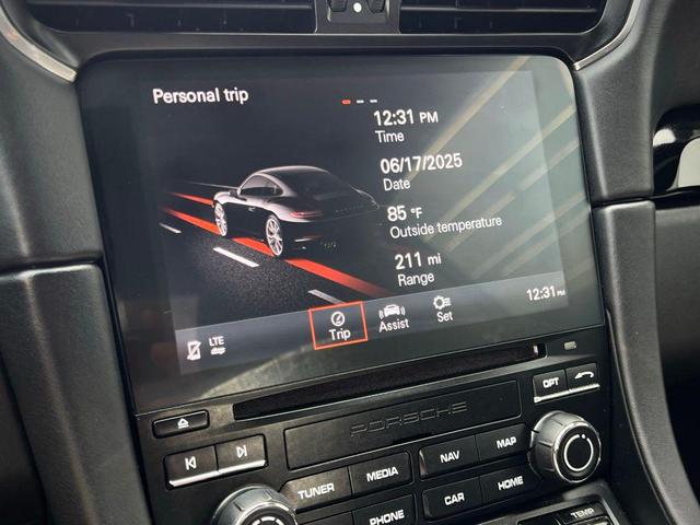 Photo of 2019 Jet Black Metallic Porsche 911