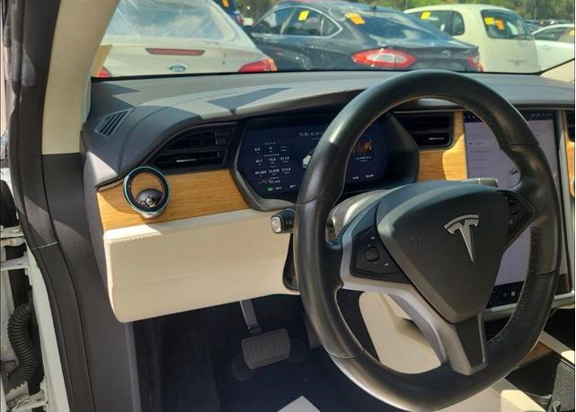 Photo of 2019 Pearl White Multi-Coat Tesla Model X