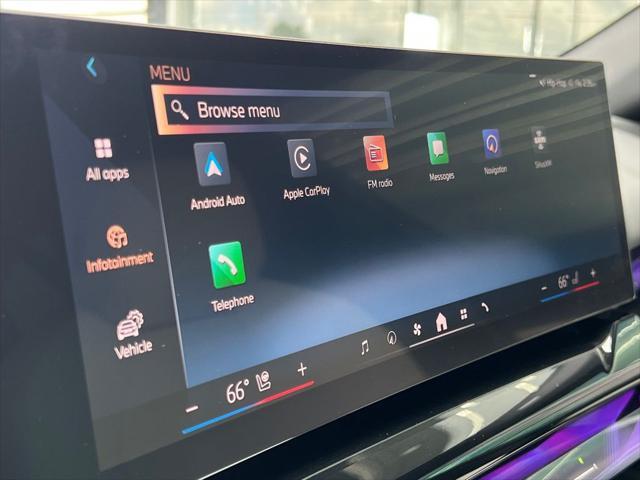 Photo of 2024 Mineral White Metallic BMW i5