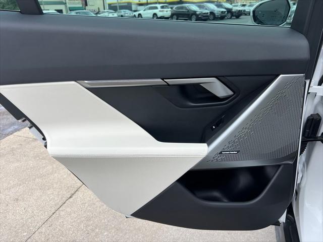 Photo of 2024 Mineral White Metallic BMW i5
