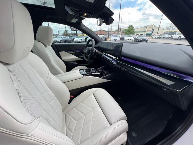 Photo of 2024 Mineral White Metallic BMW i5