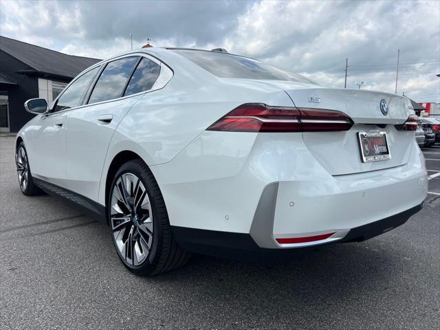 Photo of 2024 Mineral White Metallic BMW i5