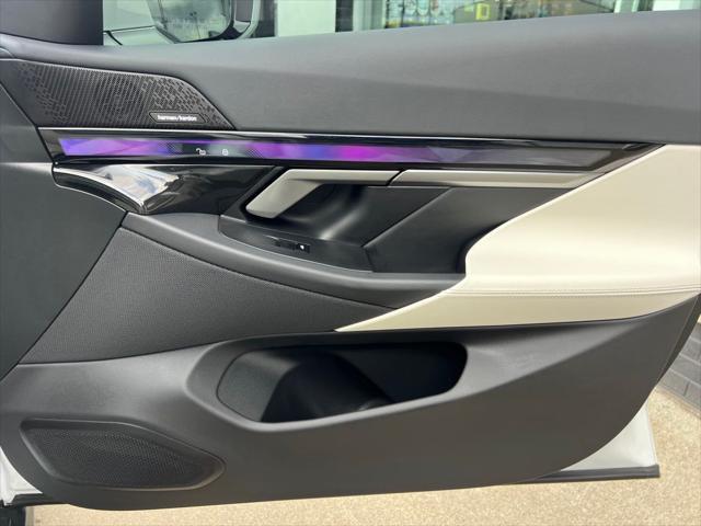 Photo of 2024 Mineral White Metallic BMW i5