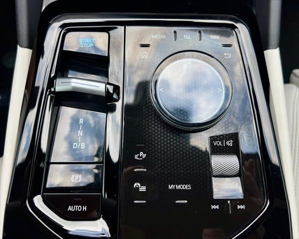 Photo of 2024 Mineral White Metallic BMW i5