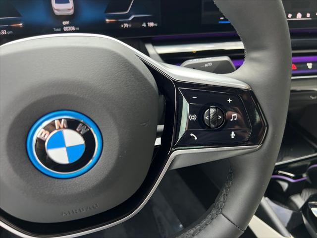 Photo of 2024 Mineral White Metallic BMW i5