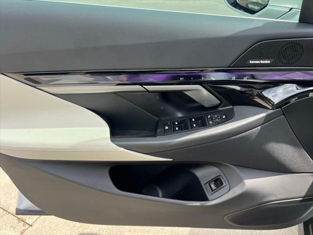 Photo of 2024 Mineral White Metallic BMW i5