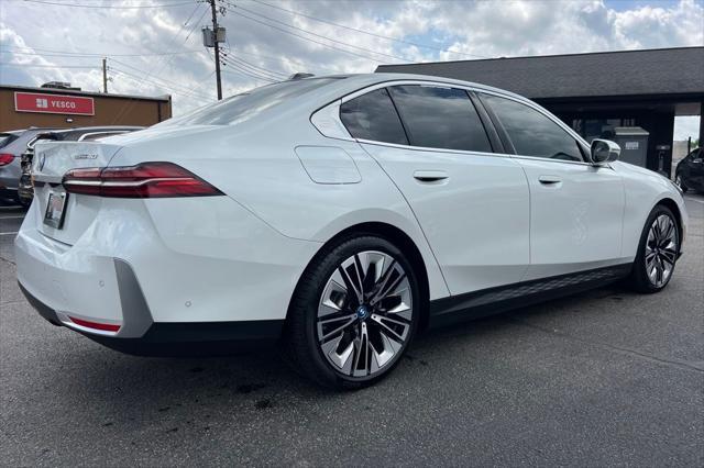Photo of 2024 Mineral White Metallic BMW i5