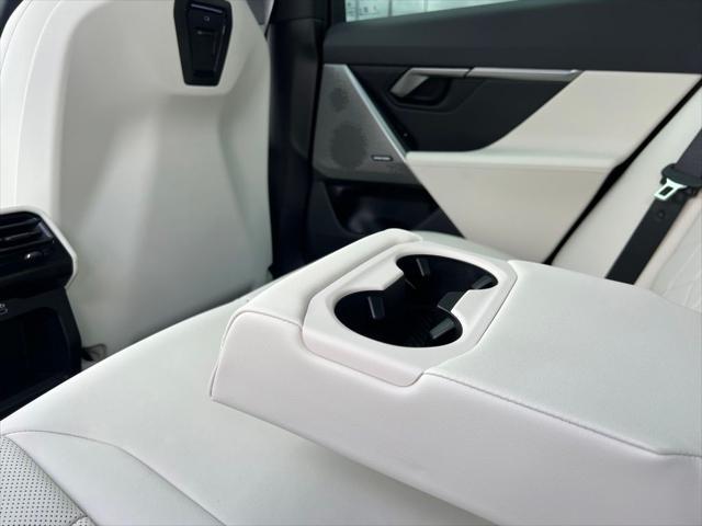 Photo of 2024 Mineral White Metallic BMW i5