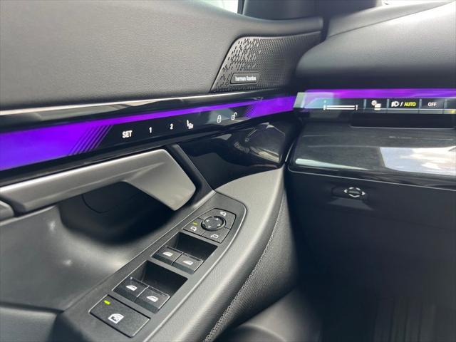 Photo of 2024 Mineral White Metallic BMW i5
