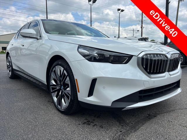 Photo of 2024 Mineral White Metallic BMW i5