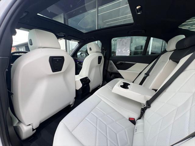 Photo of 2024 Mineral White Metallic BMW i5