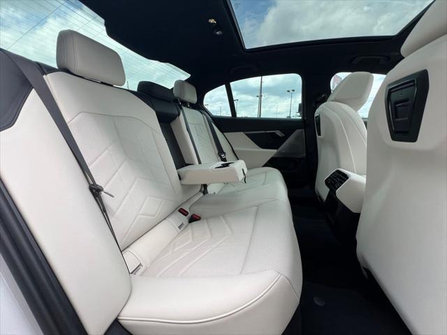 Photo of 2024 Mineral White Metallic BMW i5
