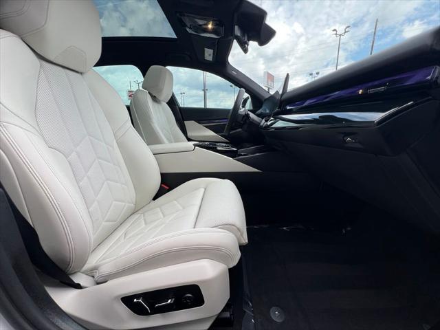 Photo of 2024 Mineral White Metallic BMW i5