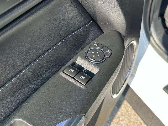Photo of 2020 Oxford White Ford Mustang