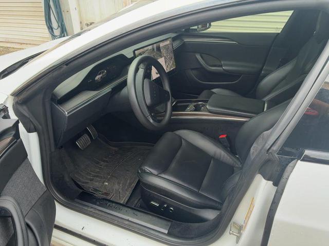 Photo of 2023 Pearl White Multi-Coat Tesla Model S