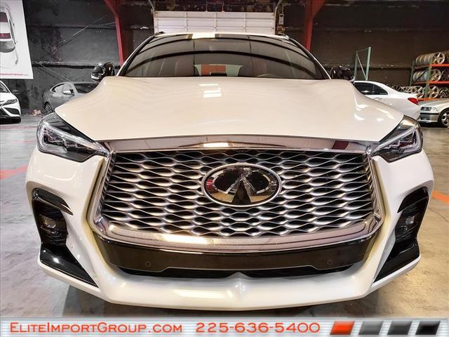 Photo of 2025 Radiant White INFINITI QX55