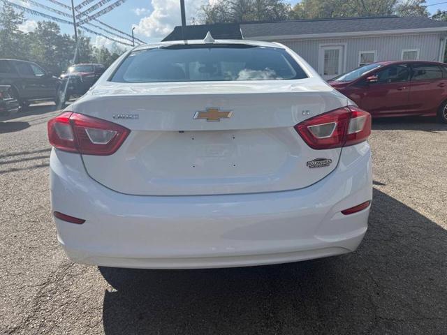 Photo of 2017 White Chevrolet Cruze