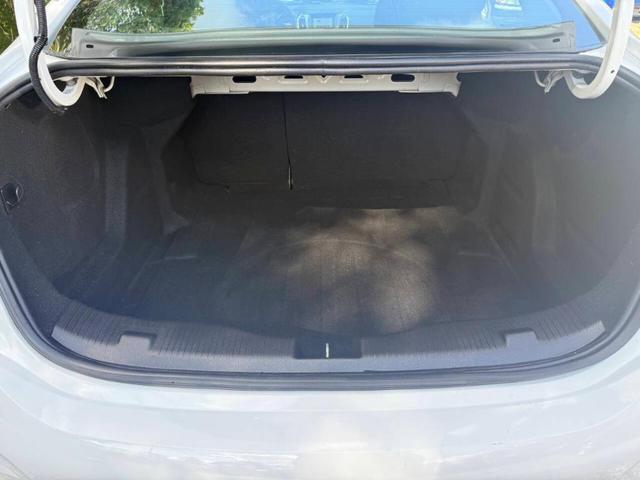 Photo of 2017 White Chevrolet Cruze