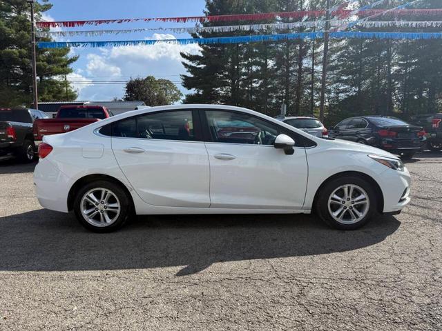 Photo of 2017 White Chevrolet Cruze
