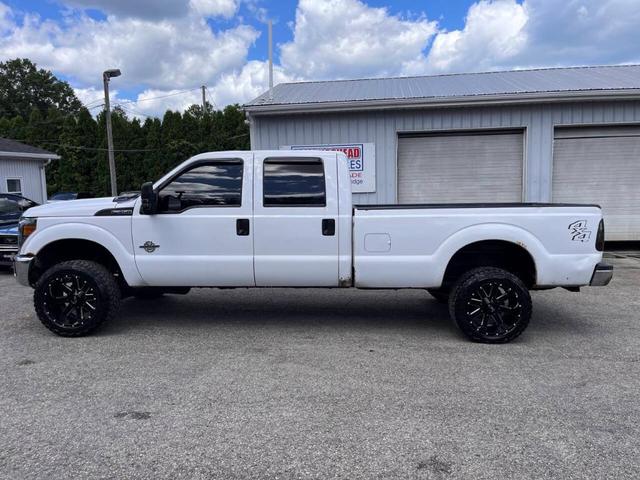 Photo of 2015 White Ford F-350