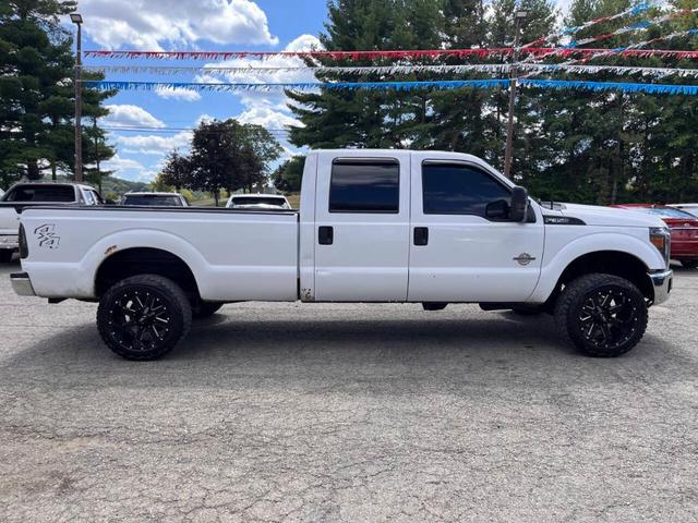 Photo of 2015 White Ford F-350