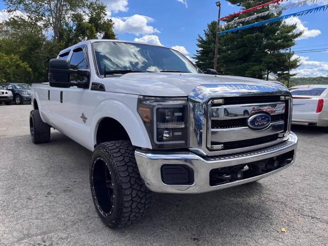 Photo of 2015 White Ford F-350