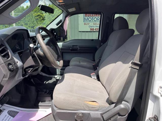 Photo of 2015 White Ford F-350