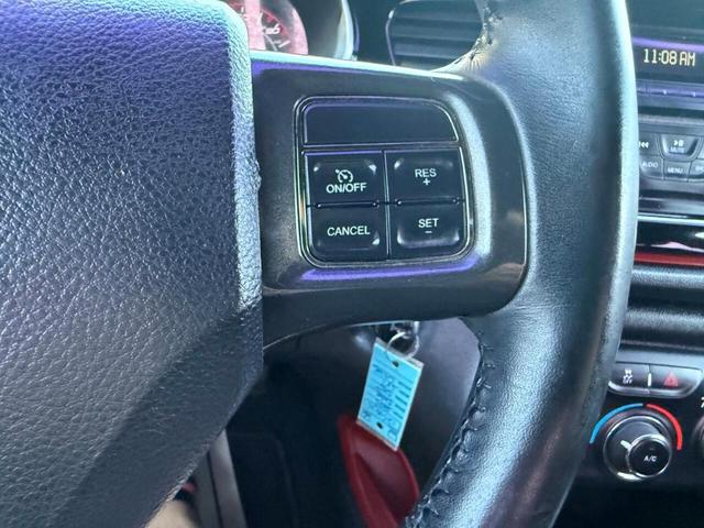 Photo of 2013 White Dodge Dart