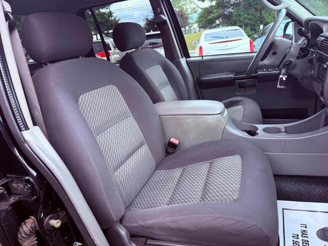 Photo of 2003 Black Ford Explorer Sport Trac
