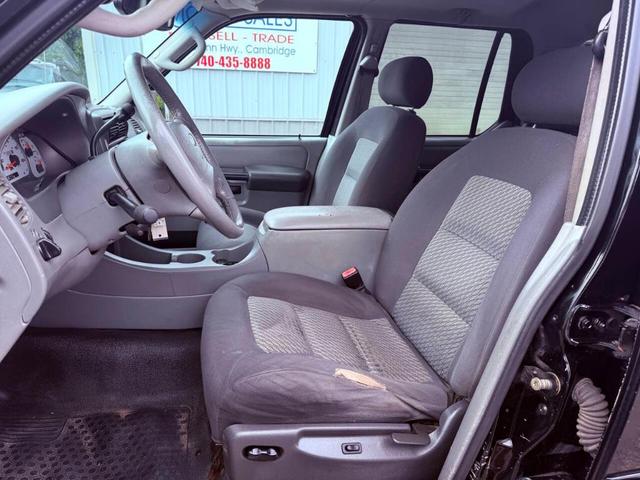 Photo of 2003 Black Ford Explorer Sport Trac