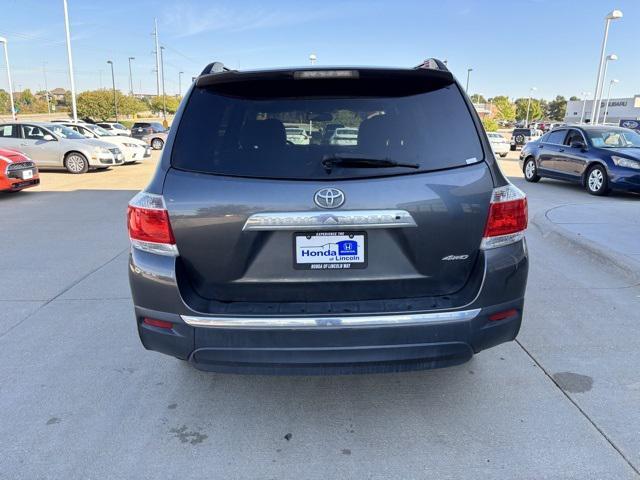 Photo of 2013 Magnetic Gray Metallic Toyota Highlander