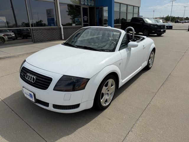 Photo of 2002 Brilliant White/Black Roof Audi TT