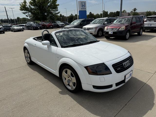 Photo of 2002 Brilliant White/Black Roof Audi TT
