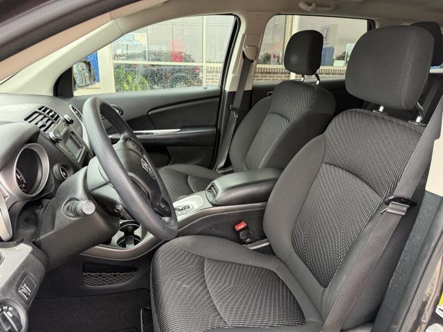 Photo of 2018 Granite Pearlcoat Dodge Journey